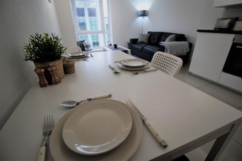 3 bedroom flat to rent, Flat 74, 205 Clarendon Road, Leeds, West Yorkshire, LS2 9DU