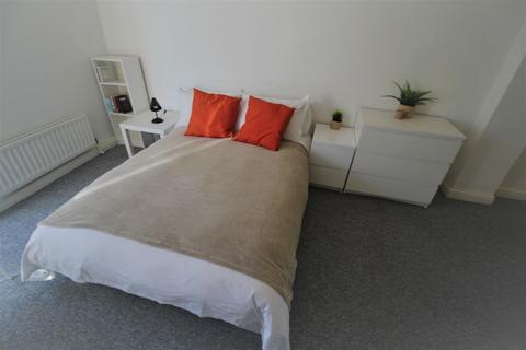 3 bedroom flat to rent, Flat 46, 205 Clarendon Road, Leeds, LS2 9DU