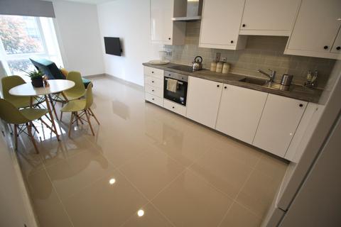3 bedroom flat to rent, Flat 28, 205 Clarendon Road, Leeds, LS2 9DU
