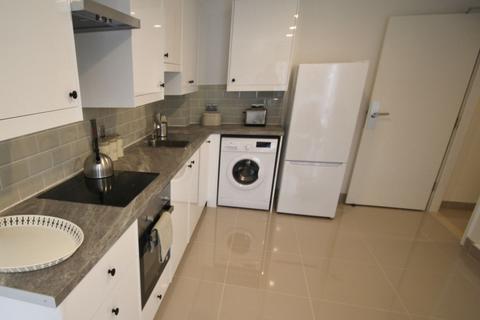3 bedroom flat to rent, Flat 28, 205 Clarendon Road, Leeds, LS2 9DU