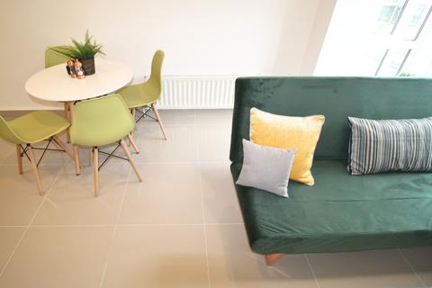 3 bedroom flat to rent, Flat 28, 205 Clarendon Road, Leeds, LS2 9DU