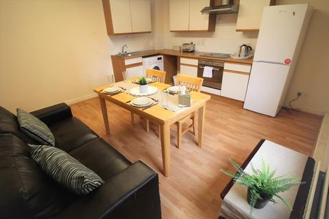 3 bedroom flat to rent, Flat 25, 205 Clarendon Road, Leeds, LS2 9DU