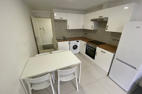 Flat 14, Samara Plaza, Room 2, 205 Clarendon Road, LS2 9DU