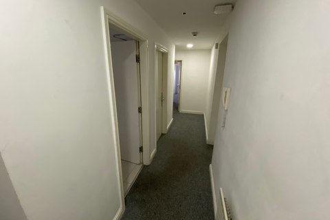 3 bedroom flat to rent, Flat 14, Samara Plaza, Room 2, 205 Clarendon Road, LS2 9DU