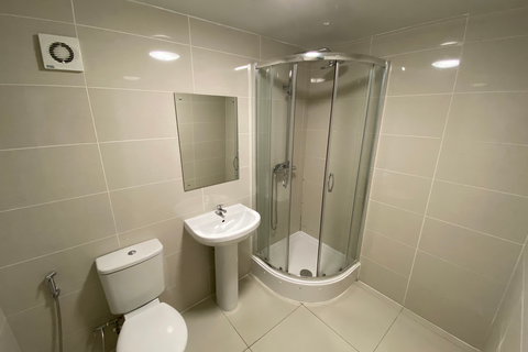 3 bedroom flat to rent, Flat 14, Samara Plaza, Room 2, 205 Clarendon Road, LS2 9DU