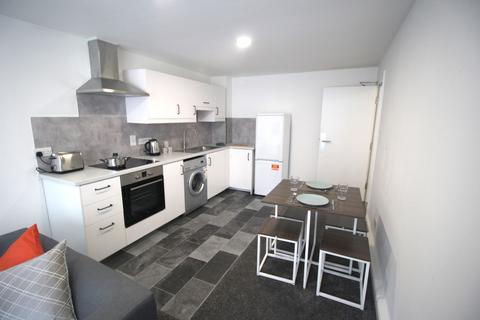 3 bedroom flat to rent, Flat 11, 205 Clarendon Road, Leeds, LS2 9DU