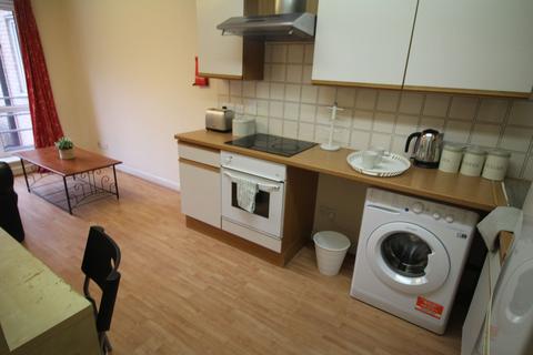 2 bedroom flat to rent, Flat 7, 205 Clarendon Road, Leeds, LS2 9DU