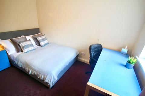2 bedroom flat to rent, Flat 7, 205 Clarendon Road, Leeds, LS2 9DU