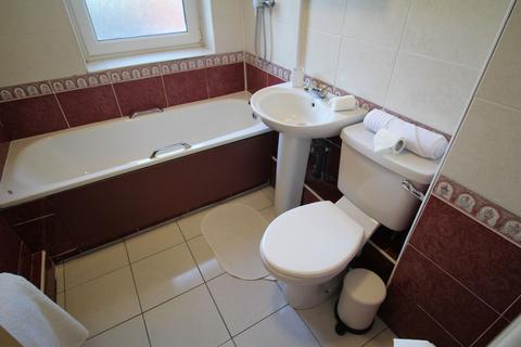 2 bedroom flat to rent, Flat 59, 205 Clarendon Road, Leeds, LS2 9DU