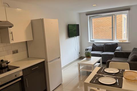 2 bedroom flat to rent, Flat 34, 205 Clarendon Road, Leeds, LS2 9DU
