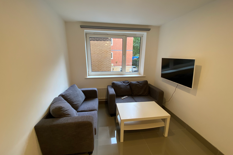 2 bedroom flat to rent, Flat 1, 205 Clarendon Road, LS2 9DU