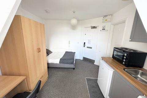 Studio to rent, Flat 18D, 59-61 Clarendon Road, LS2 9NZ