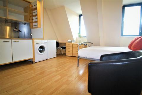 Studio to rent, Flat 22A, 59-61 Clarendon Road, LS2 9NZ