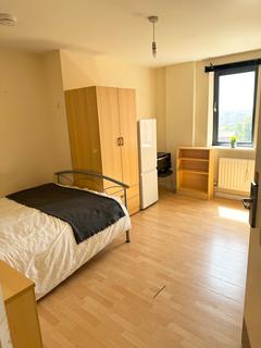 Studio to rent, Flat 18B, 59-61 Clarendon Road, LS2 9NZ