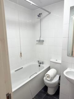 Studio to rent, Flat 18B, 59-61 Clarendon Road, LS2 9NZ