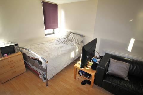 Studio to rent, Flat 18A, 59-61 Clarendon Road, LS2 9NZ