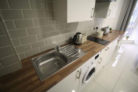 1 bedroom flat to rent, Flat 3, 205 Clarendon Road, Leeds, LS2 9DU