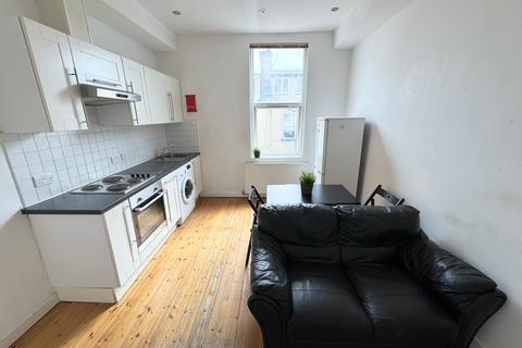 1 bedroom flat to rent, Flat 2B, 55 Clarendon Road, LS2 9NZ