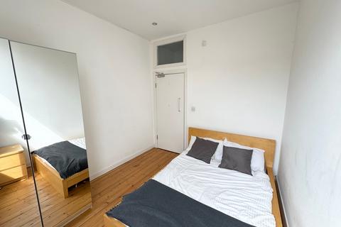 1 bedroom flat to rent, Flat 2B, 55 Clarendon Road, LS2 9NZ