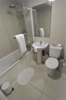 6 bedroom flat to rent, Cromer Terrace