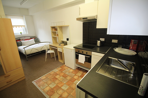 Studio to rent, Flat 5, 32 Kelso Road, LS2 9PR
