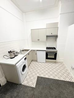 Flat 3, 32 Kelso Road, LS2 9PR
