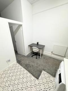 Studio to rent, Flat 3, 32 Kelso Road, LS2 9PR