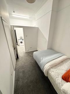 Studio to rent, Flat 3, 32 Kelso Road, LS2 9PR
