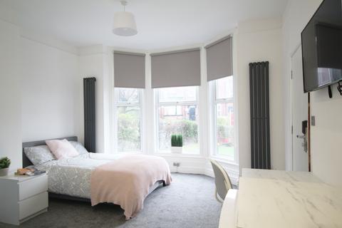 Flat 1, 32 Kelso Road, LS2 9PR