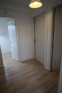 2 bedroom flat to rent, Flat 2C, 31 Kelso Road, LS2 9PR