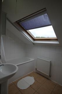 2 bedroom flat to rent, Flat 2C, 31 Kelso Road, LS2 9PR