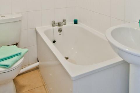 1 bedroom flat to rent, Flat 1B, 31 Kelso Road, LS2 9PR