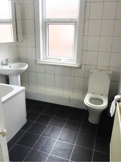 2 bedroom house to rent, 31 Harold View, LS6 1PP