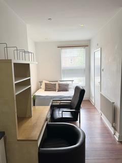 Studio to rent, Flat 4, 30 Kelso Road, LS2 9PR