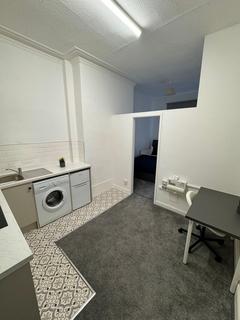 Studio to rent, Flat 3, 30 Kelso Road, LS2 9PR