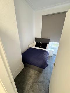 Studio to rent, Flat 3, 30 Kelso Road, LS2 9PR