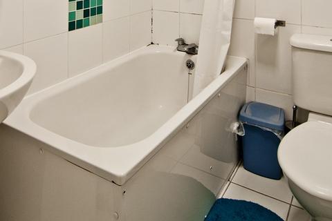 Studio to rent, Flat 2, 30 Kelso Road, LS2 9PR