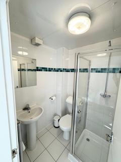 Studio to rent, Flat 1, 30 Kelso Road, LS2 9PR