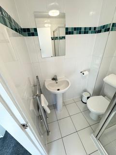 Studio to rent, Flat 1, 30 Kelso Road, LS2 9PR