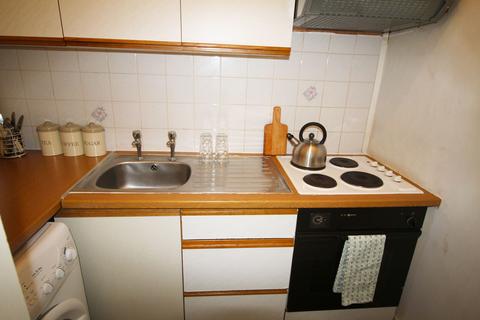 1 bedroom flat to rent, 30 Kelso Road