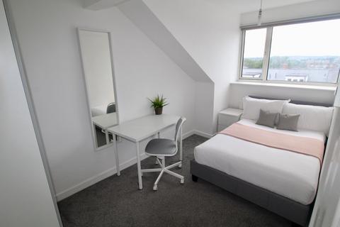 4 bedroom flat to rent, Top Flat, 30 Ebor Place, LS6 1NR