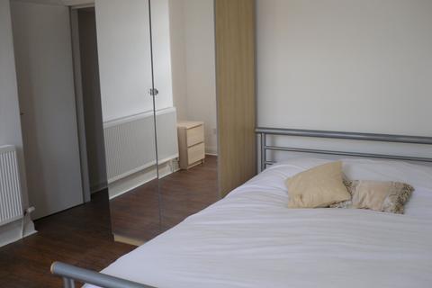 1 bedroom flat to rent, Ground Flat, 30 Ebor Place, LS6 1NR