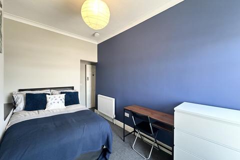 undefined, Castleford, WF10