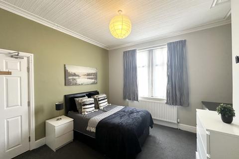 undefined, Castleford, WF10