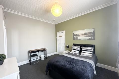undefined, Castleford, WF10