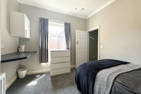5 bedroom house share to rent, Castleford, WF10