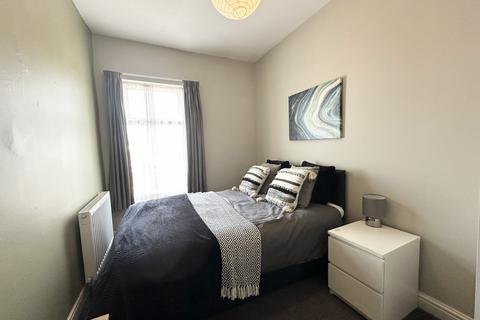 undefined, Castleford, WF10