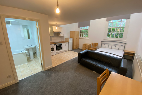 undefined, Flat 2, 221 Woodhouse Street, LS6 2UZ