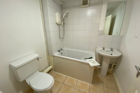 undefined, Flat 2, 221 Woodhouse Street, LS6 2UZ