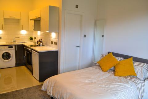 Studio to rent, Flat 1A, 22 Kelso Road, LS2 9PR